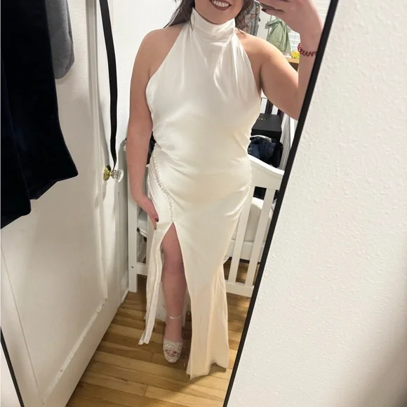 PENELOPE BACKLESS SATIN GOWN - Picture 3 of 6